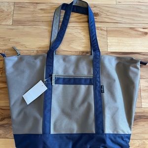 Samsonite yacht tote - still has tags attached.